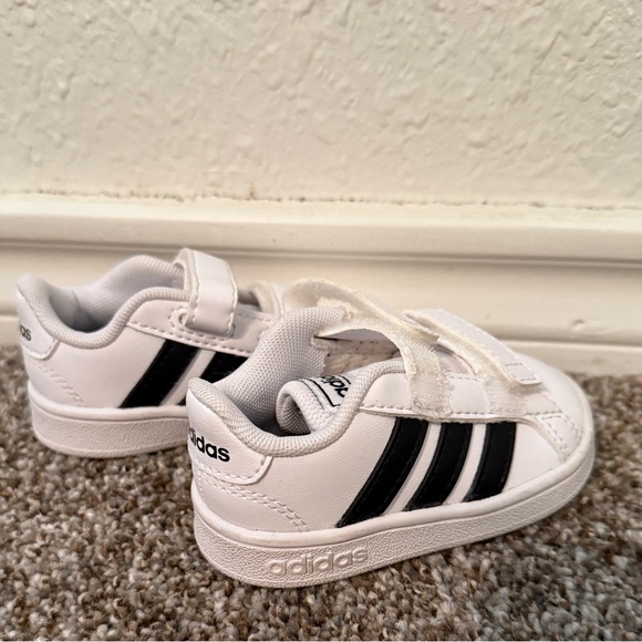 Adidas White and Black Superstar Sneakers with Velcro Closure - Picture 1 of 1